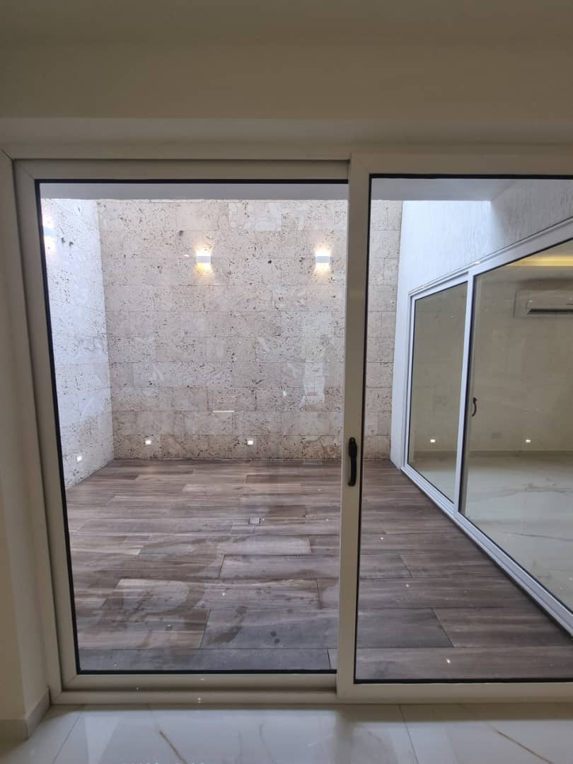 Spectacular Townhouse in Mañongo